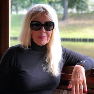 Meet your Posher, Marcia